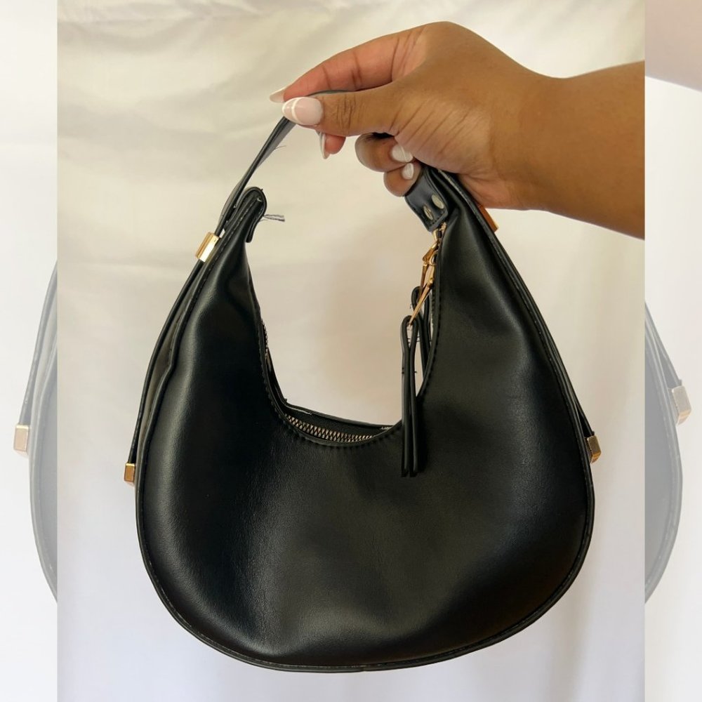 SHEIN Black Horseshoe Purse